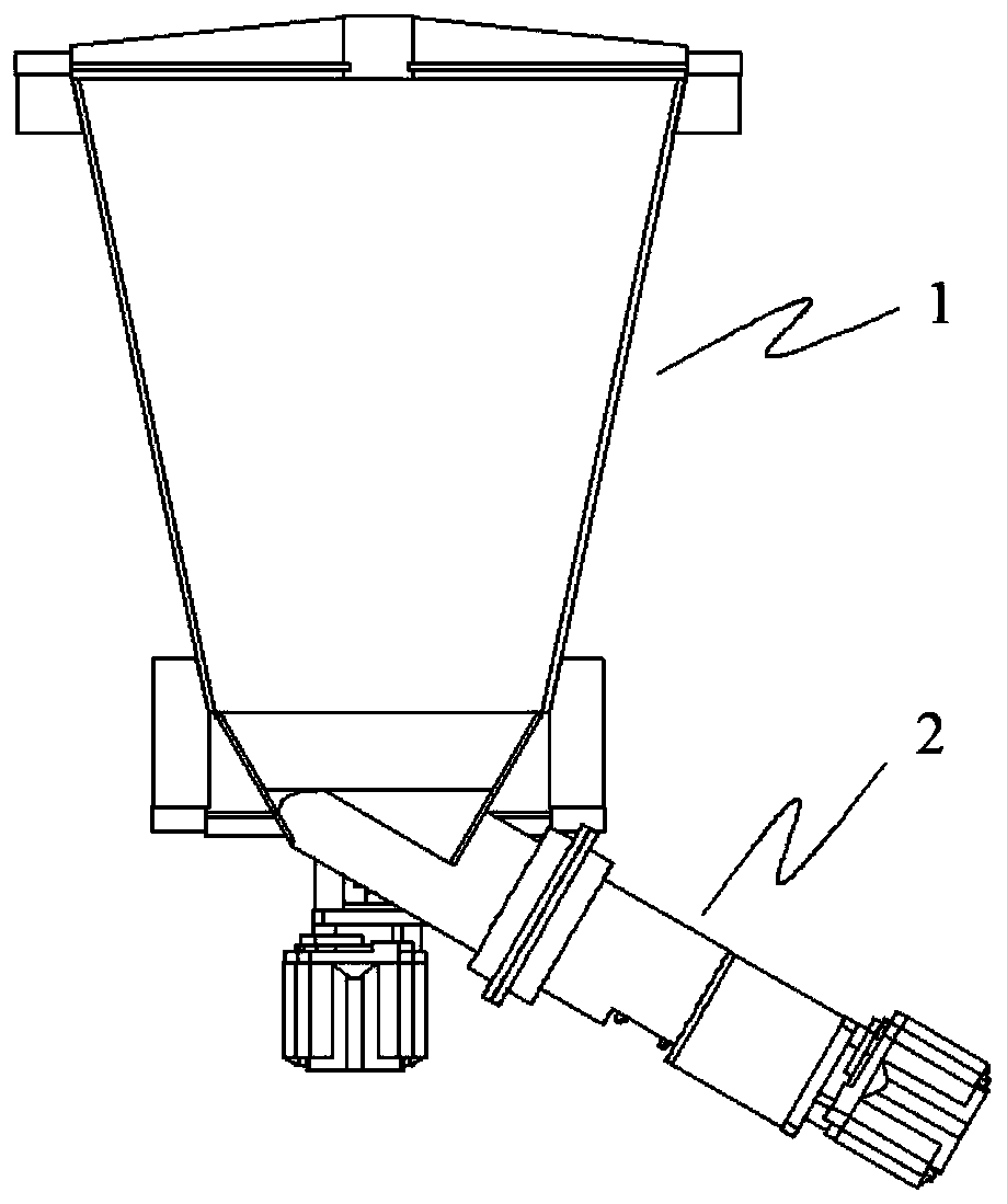 Fertilizing device and facility capable of crushing and mixing fertilizer