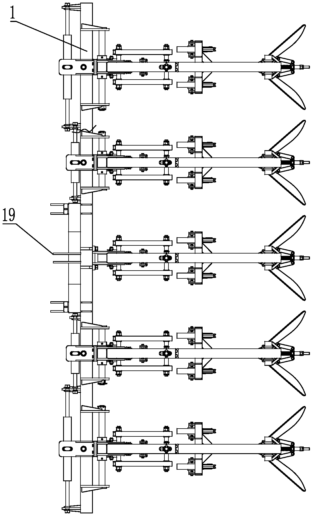 Cultivator-hiller capable of automatically and steplessly adjusting line spacing