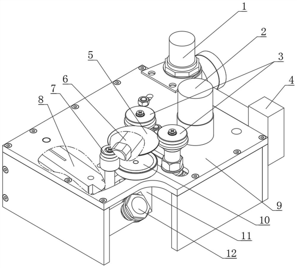 A semi-automatic oiling machine for optical glass lenses before washing