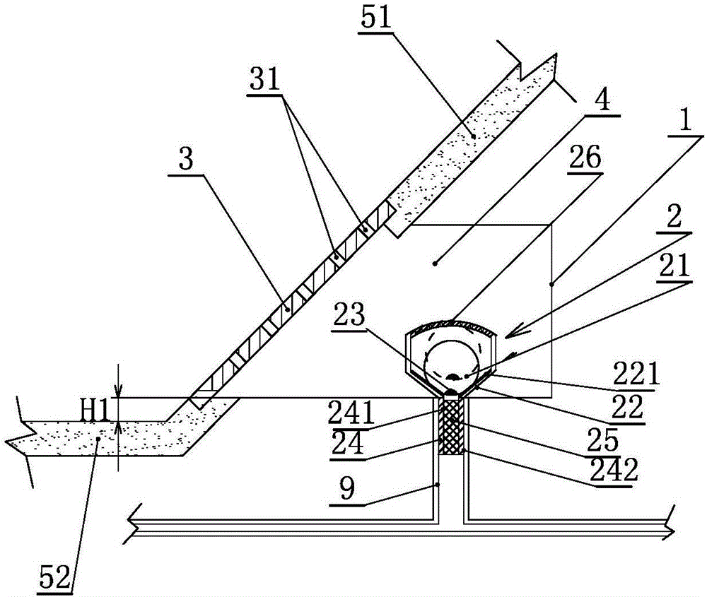 Protective device for baseplate of water conveyance canal at high groundwater table