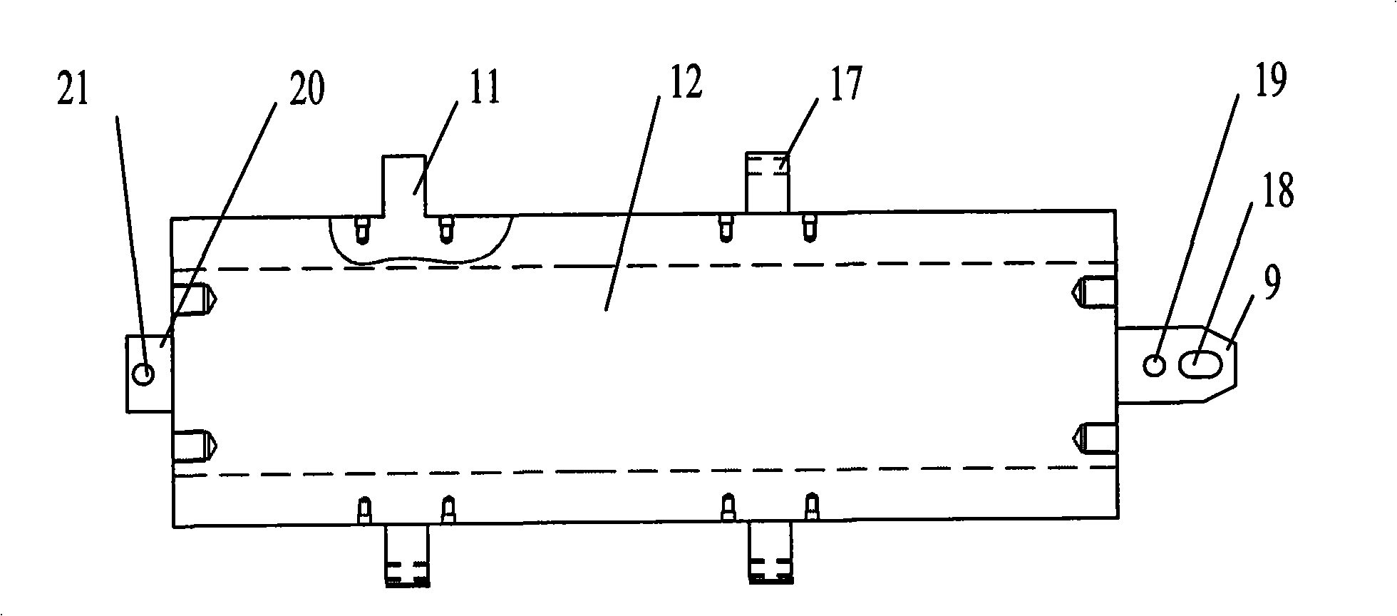 Upper back-up roll extractor of cluster roll