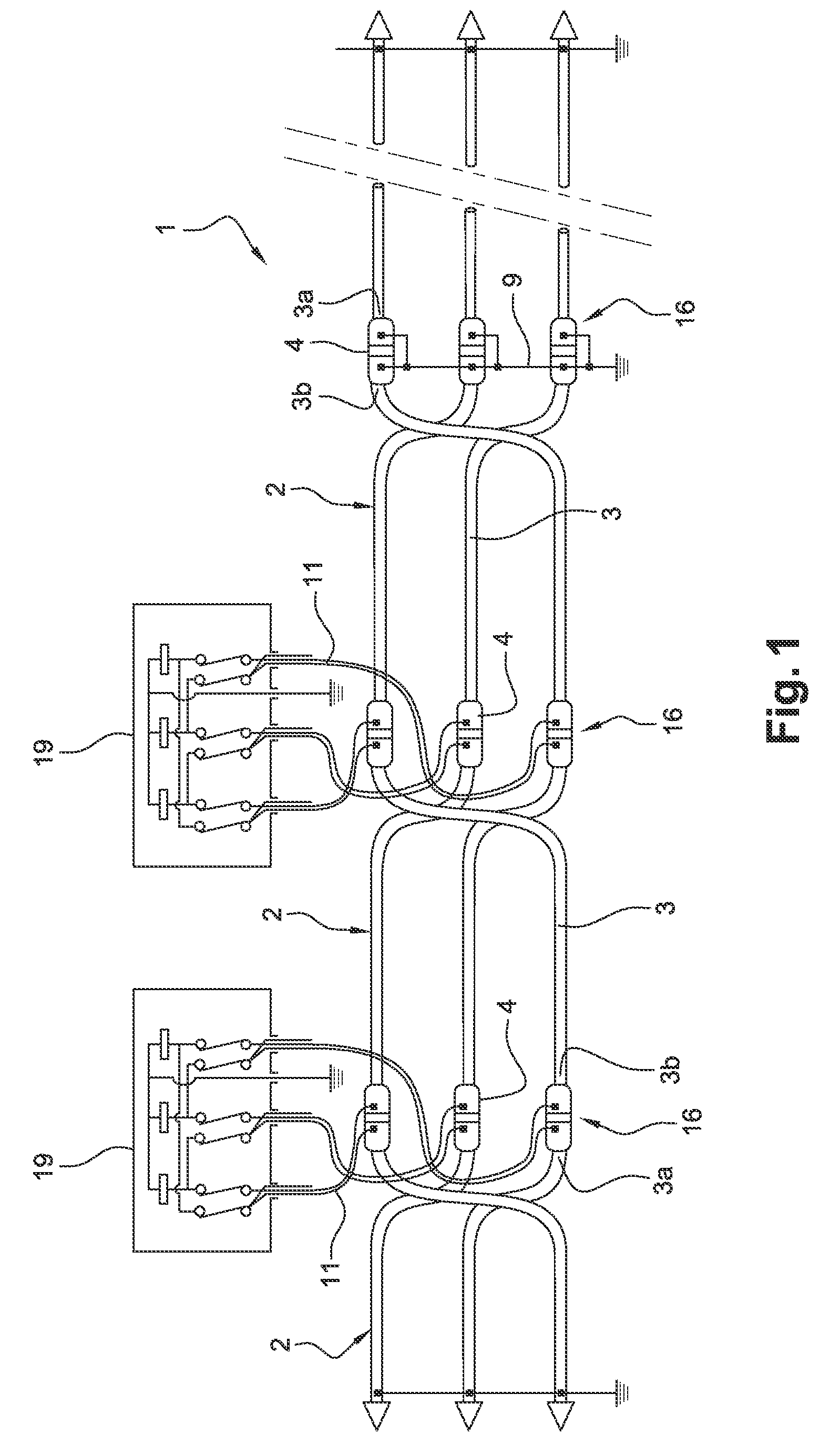 Electrical line furnished with screen-break junctions