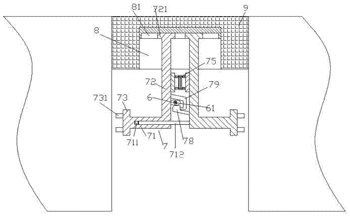 A bridge expansion joint covering device capable of stable operation