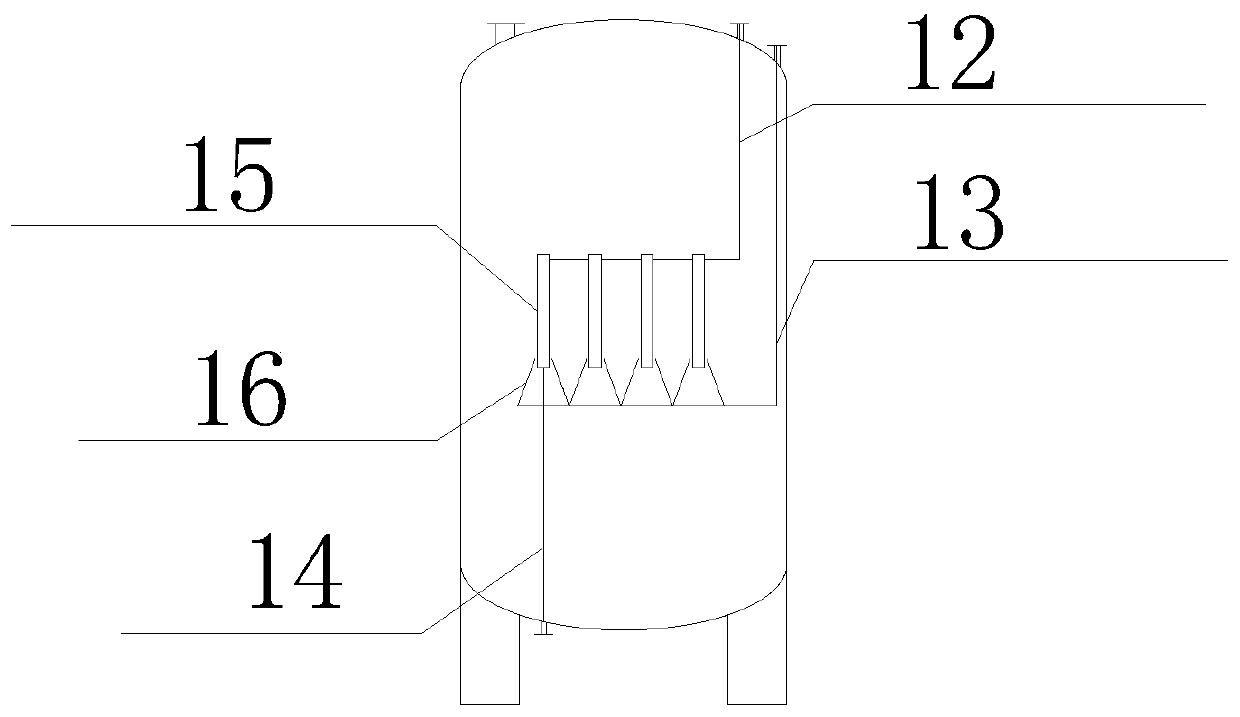 A device and method for heat treatment and dehydration of municipal sludge with low energy consumption