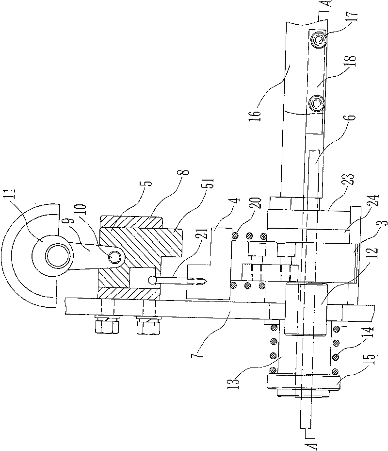 Mechanism for shearing steel bar straightening and shearing machine