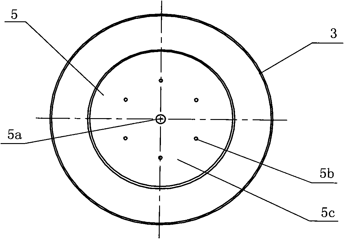 Device for guiding airflow to impact liquid level in tangential direction for forming moisture-containing airflow