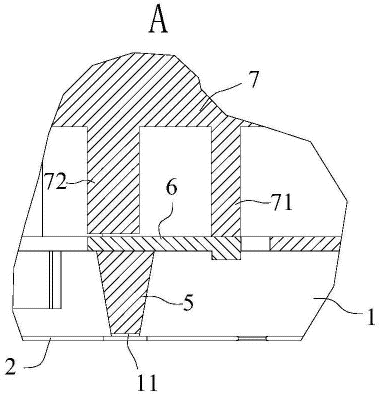 Pressure self-adaptive valve plate component