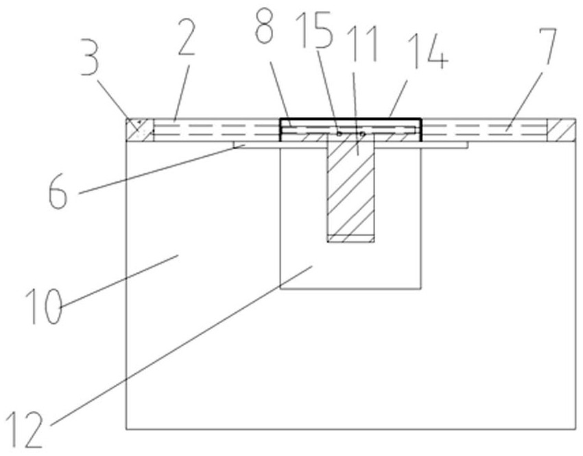 Staggered conveyor belt type balcony escape device