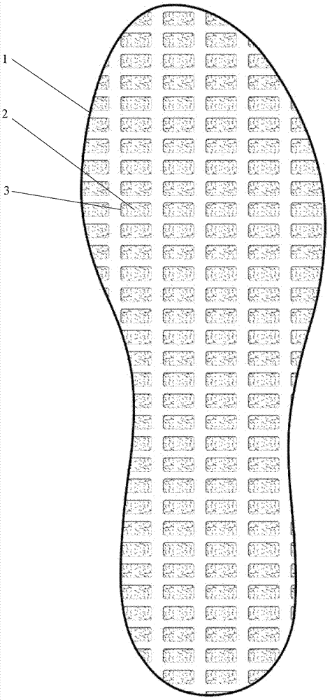 Anti-skidding sole and shoe comprising same