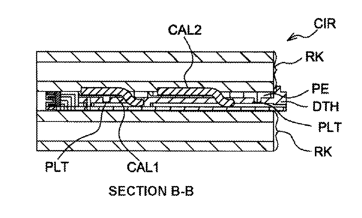 Device for cooling an electronic card by conduction comprising heat pipes, and corresponding method of fabrication