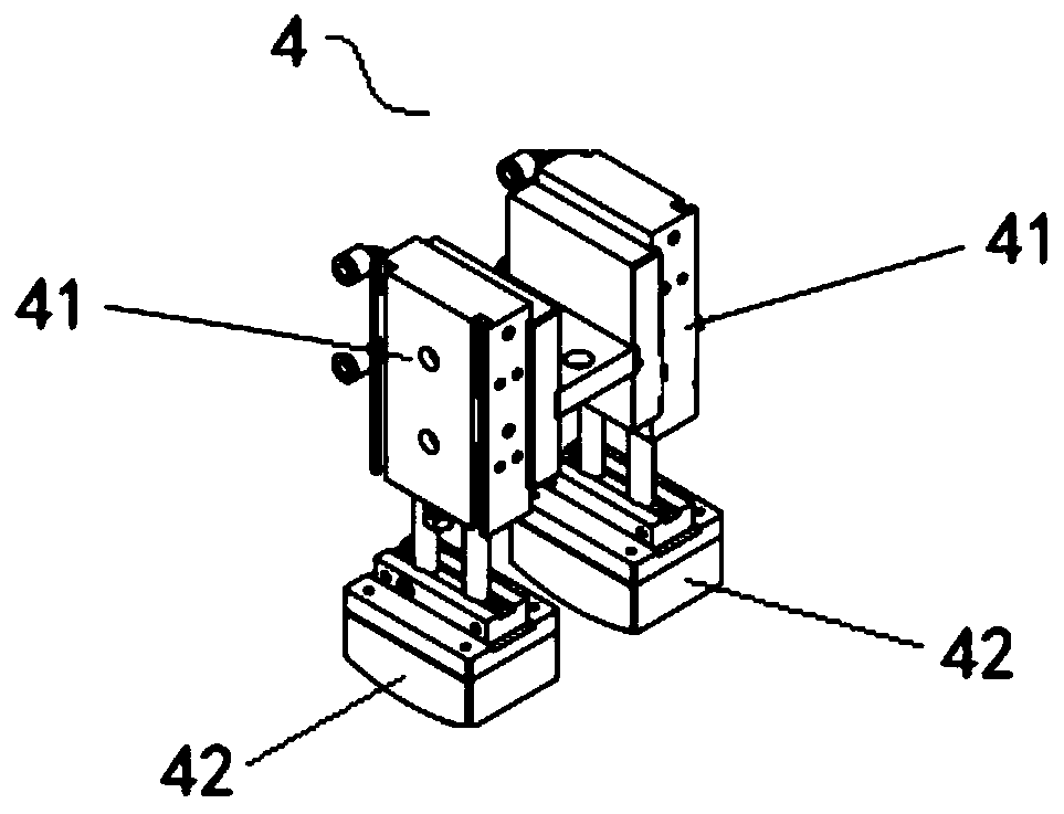 Curved surface workpiece rubberizing equipment and workpiece positioning device thereof