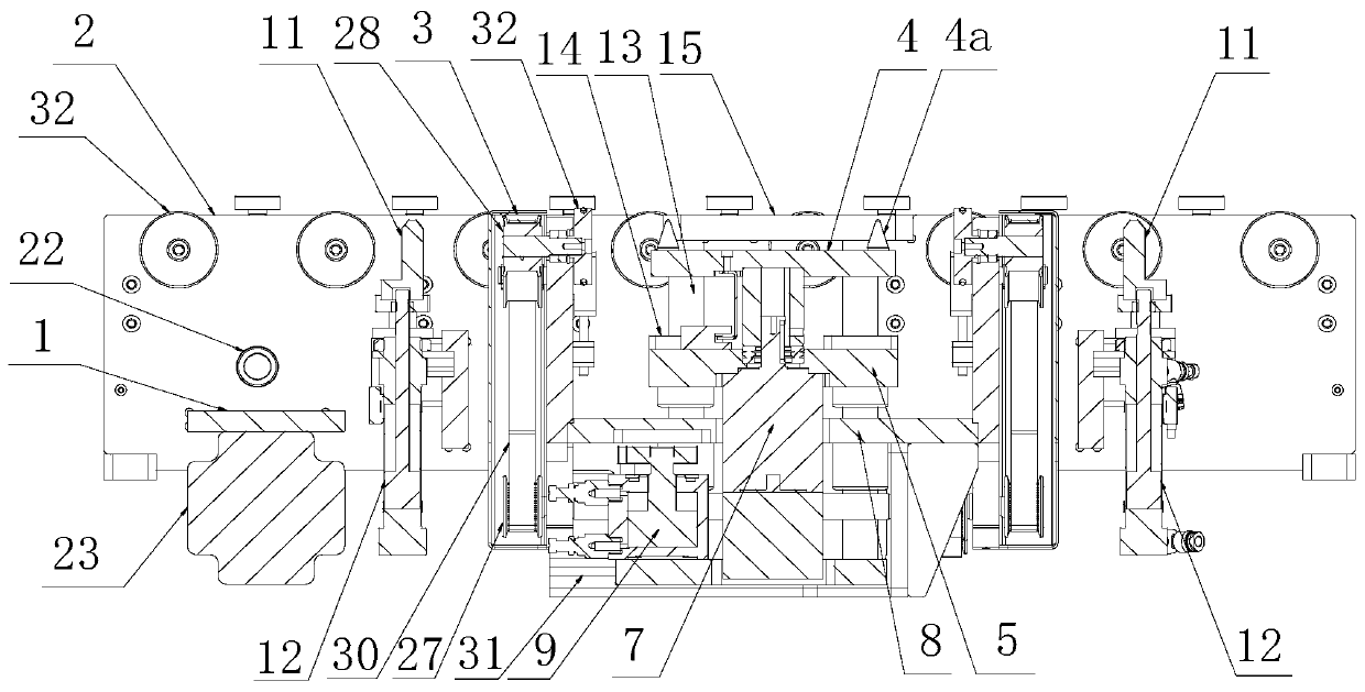 Double-row roller conveying line with steering mechanism