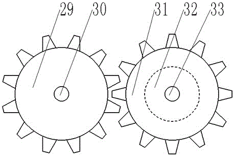 Smashing device with filtering function for battery cathode material