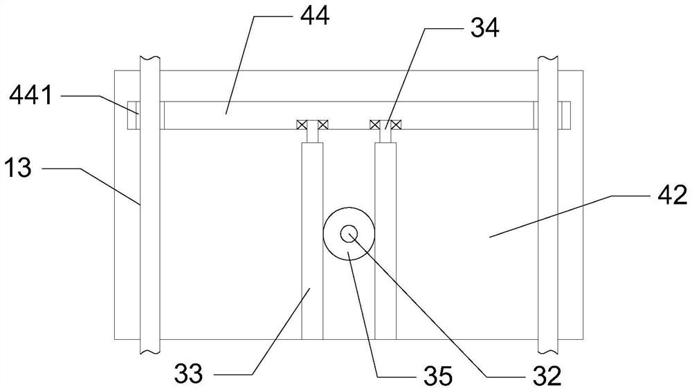 Solid-liquid separation structure for electrolytic tank