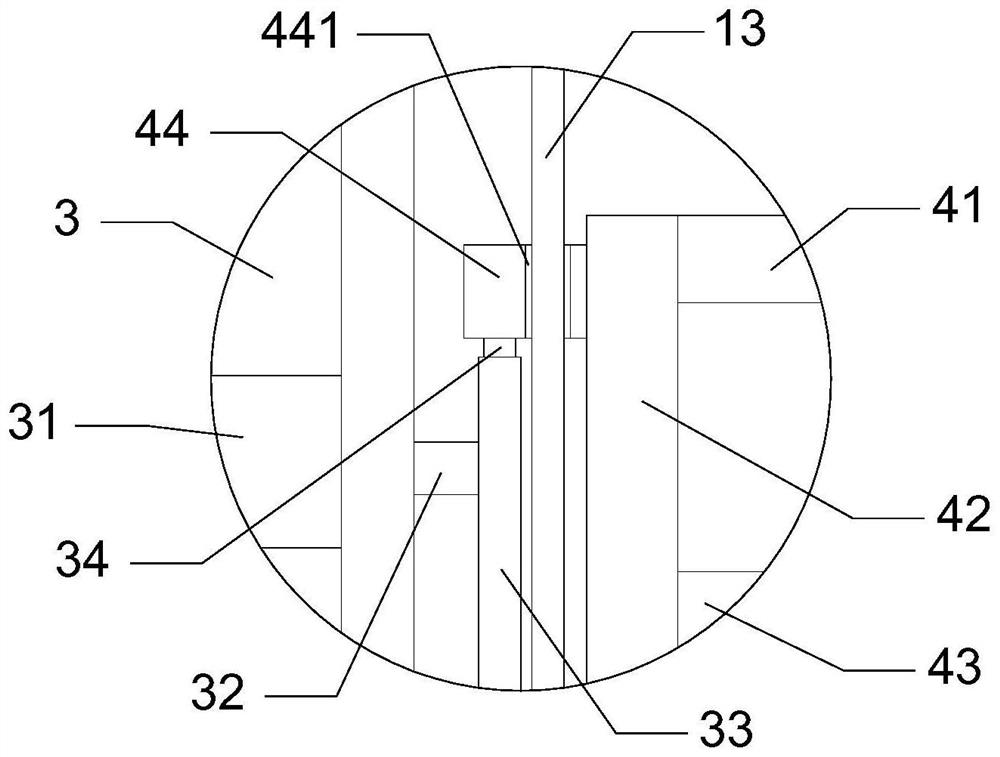 Solid-liquid separation structure for electrolytic tank