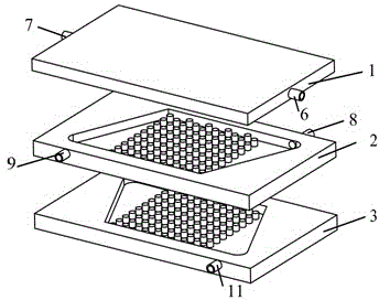 Self-heating staggered-arrangement micro-boss array type alcohol reforming device