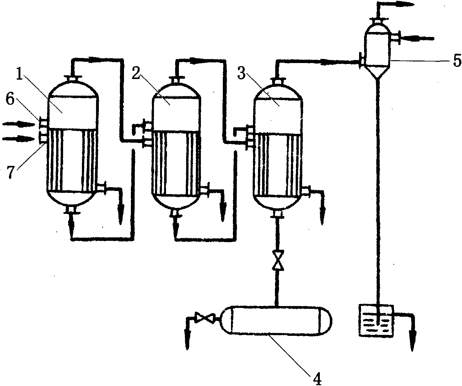 Method for utilizing straw biomass by grades