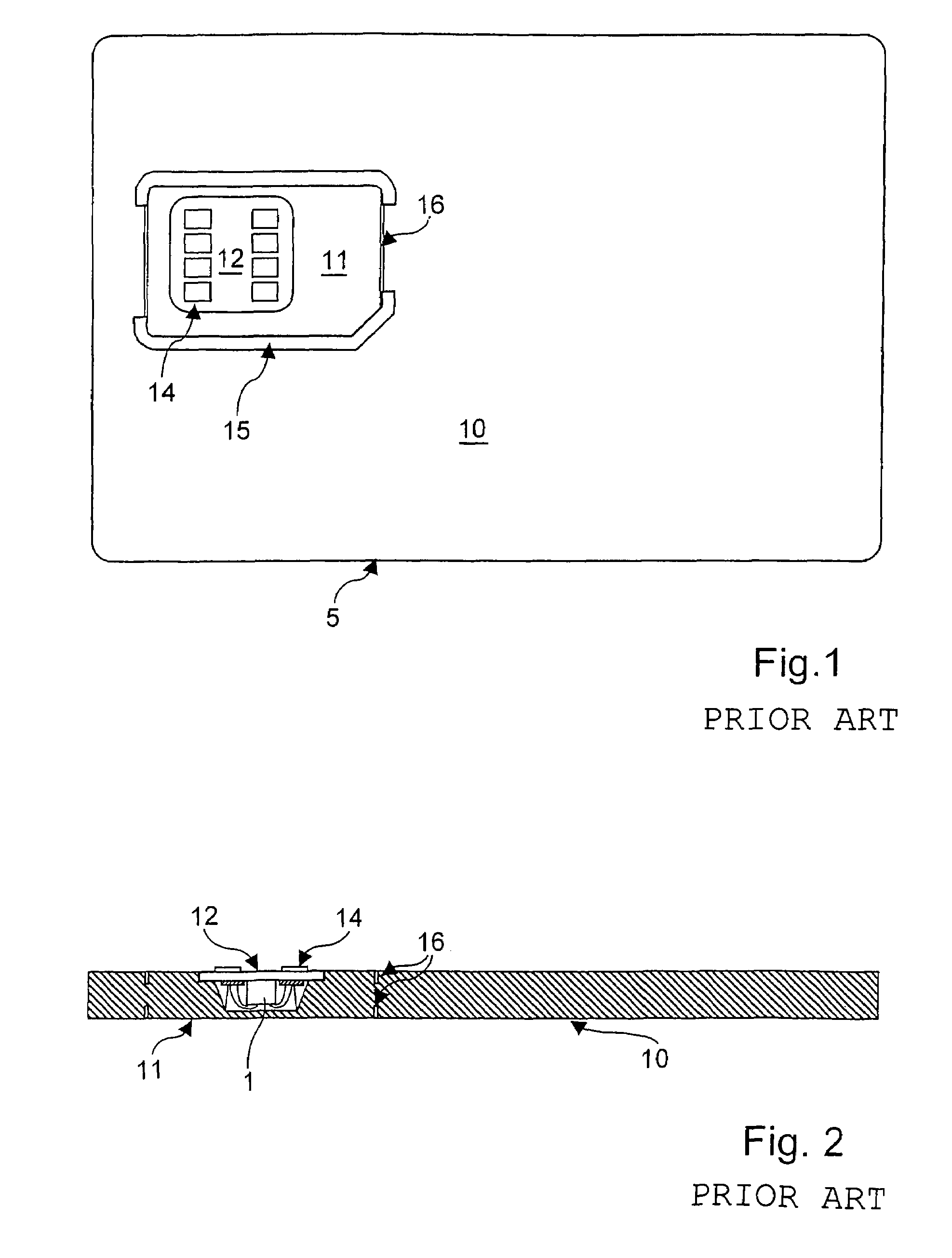 Microcircuit card attached to an adapter base, card base and manufacturing method