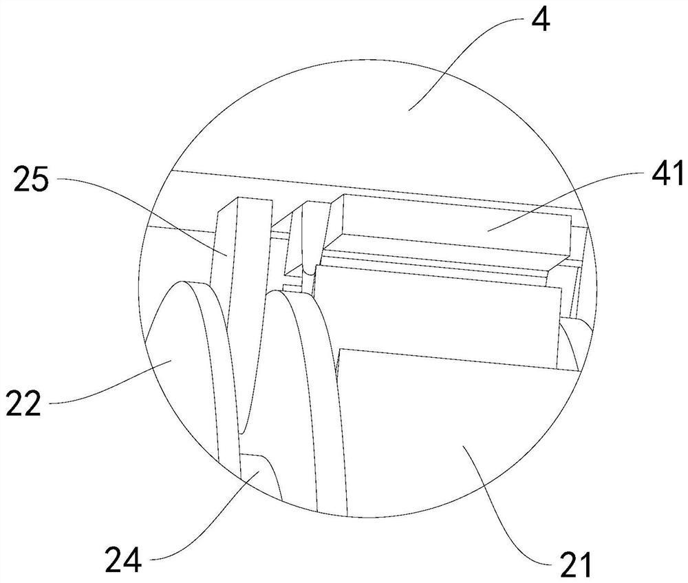 Corrugated pipe facilitating cleaning of gaps between corrugations