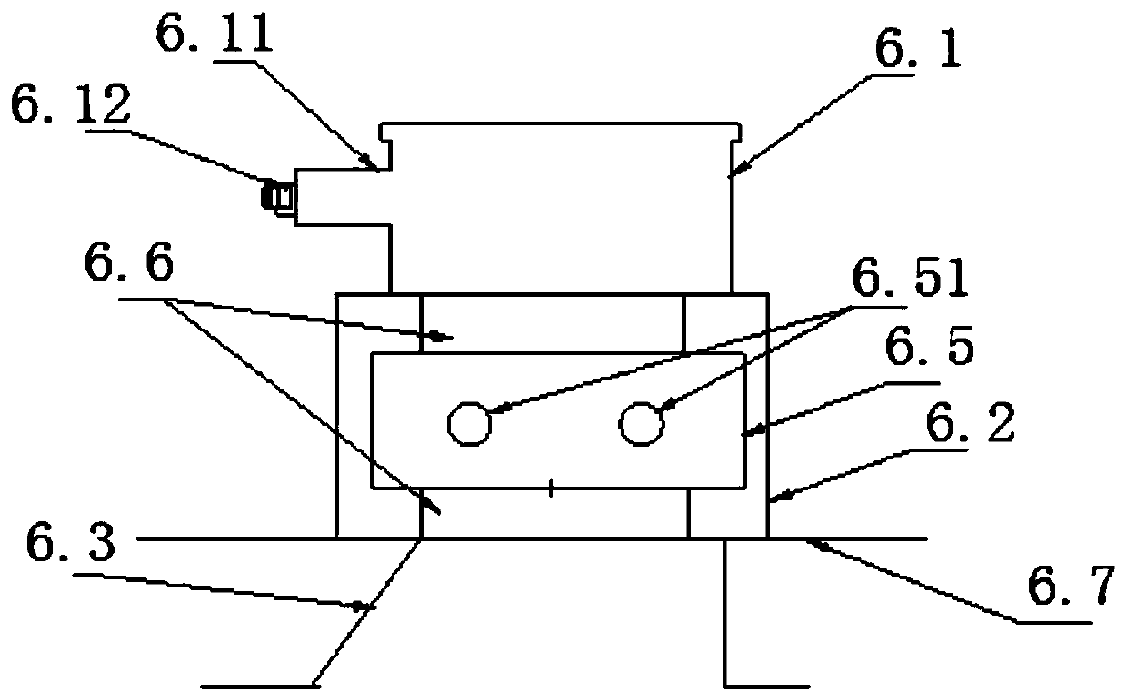 Anti-interference integrated microwave heating element used in vacuum state