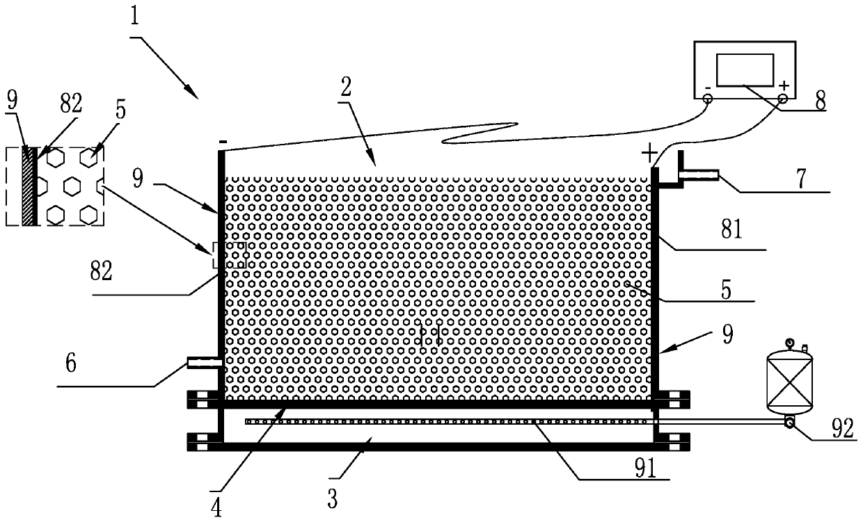 Cyanide particle removal electrode and preparation method and method and apparatus for treating high-concentration cyanide-containing wastewater