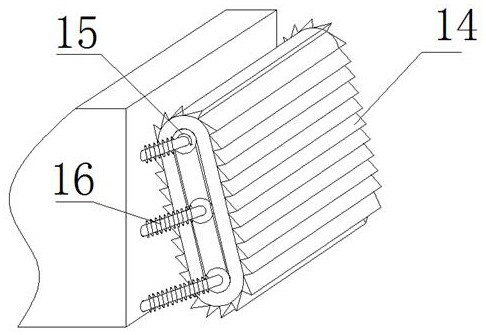 A kind of food granulation device with multi-stage crushing inner cavity structure