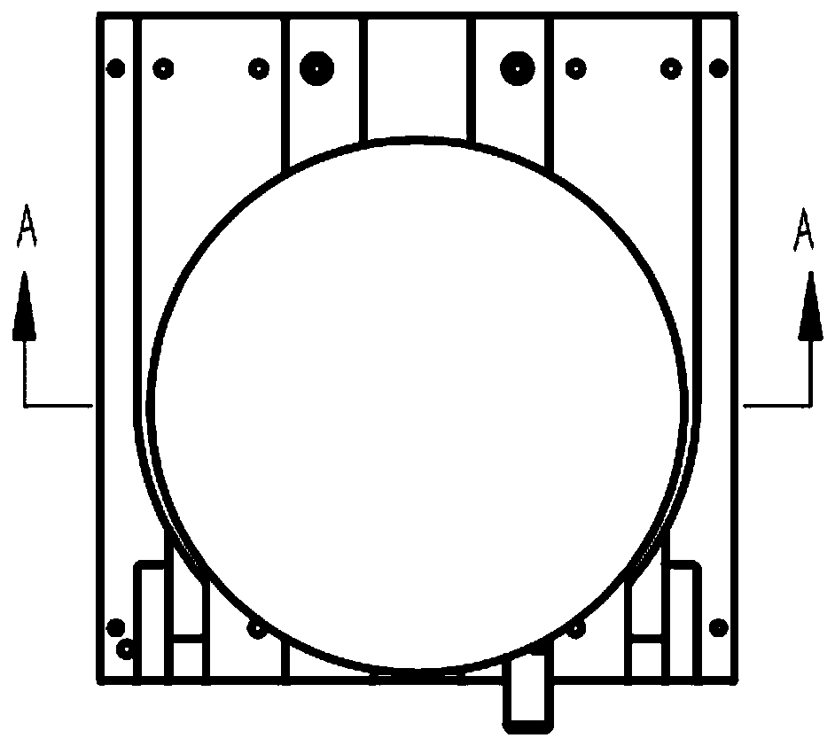 CD-type chip clamping mechanism for centrifugal microfluidics