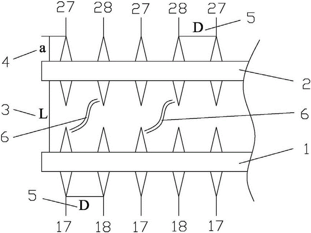 Grouping different-well asynchronous CO2-injecting oil extracting method adopting symmetric-type crack distributing