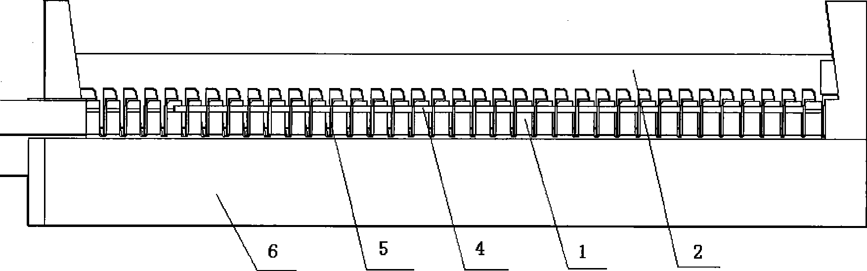 Cuneiform hold-down mechanism for steel grating gang tool shearing machine