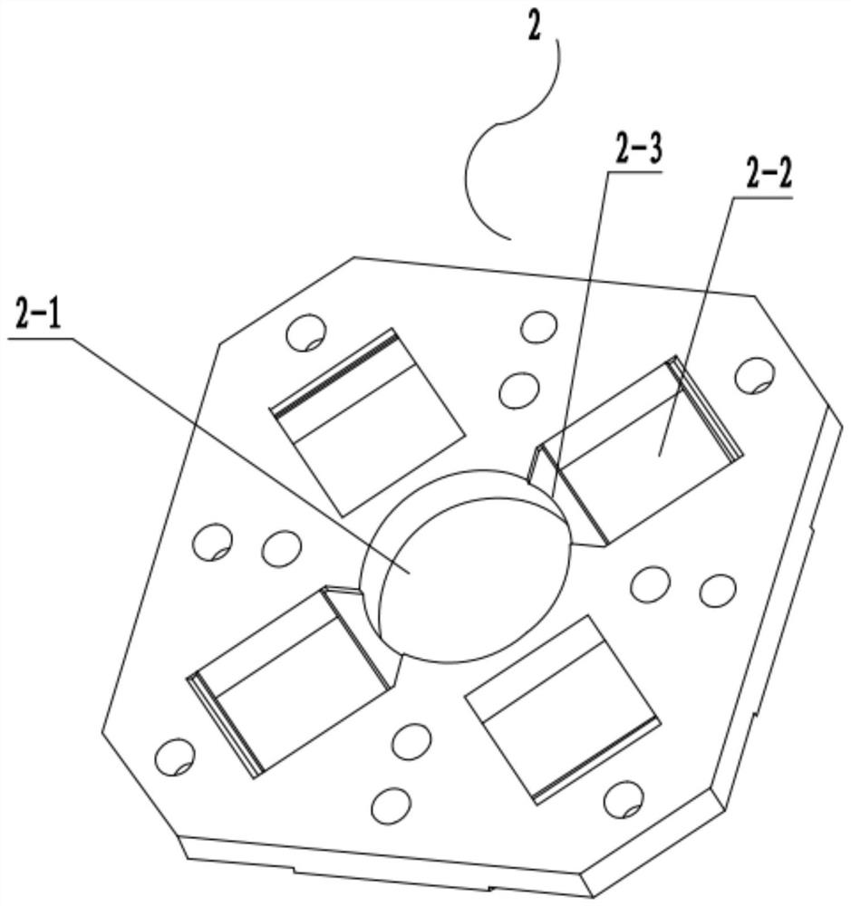 Preparation method of crystalline flake graphite filled polypropylene high-thermal-conductivity composite material and mold