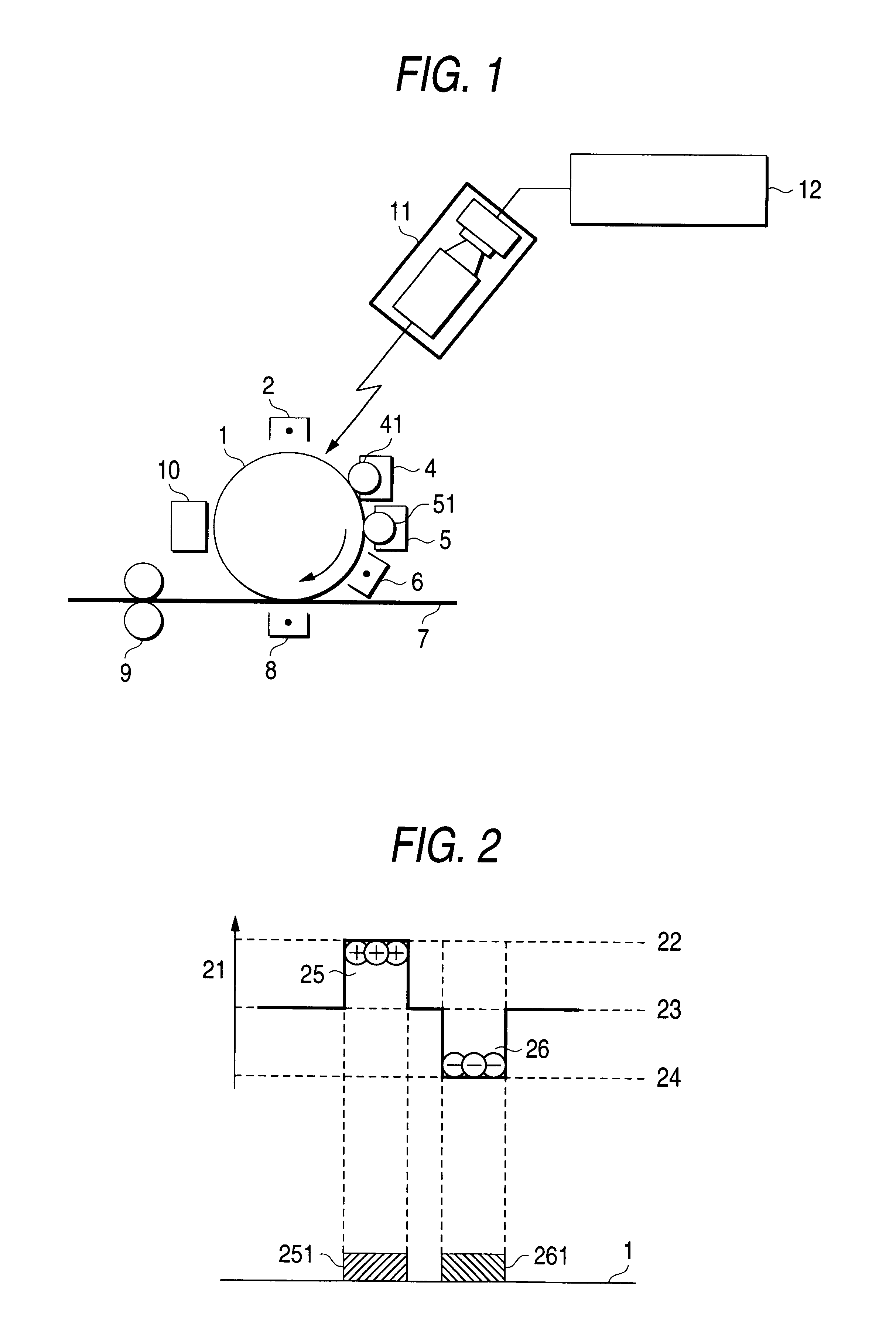 Electrophotographic apparatus having a fringe development preventing mechanism