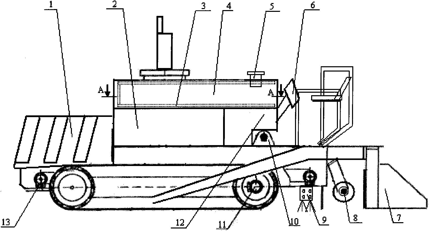 Bituminous mixture laying equipment capable of protecting bonding layer and application method thereof