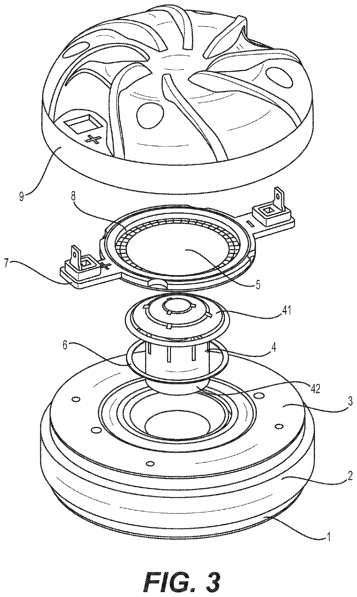 Treble loudspeaker with improved mounting structure for phase plug