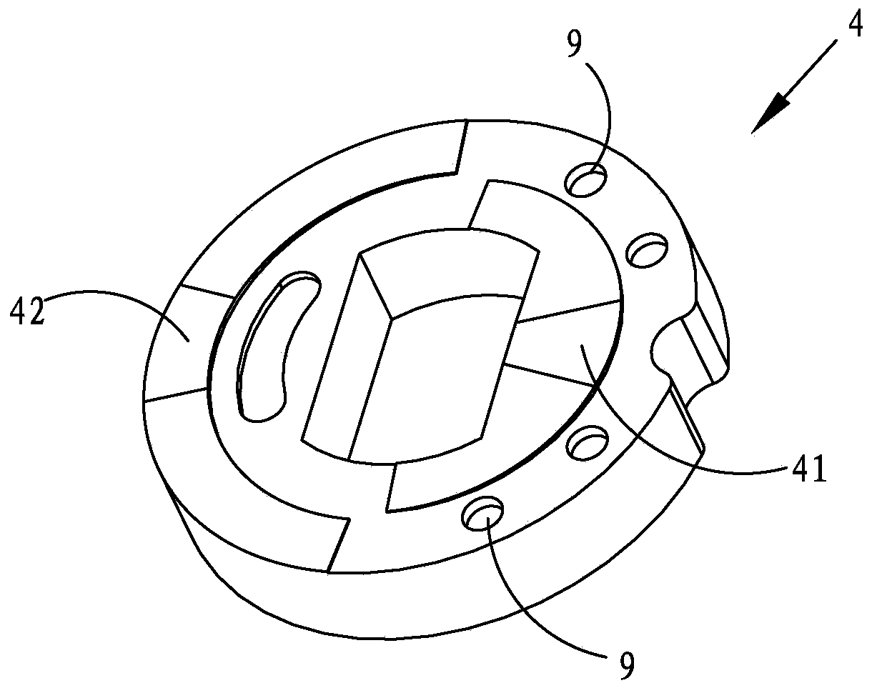 Pivot device suitable for single-hand operation