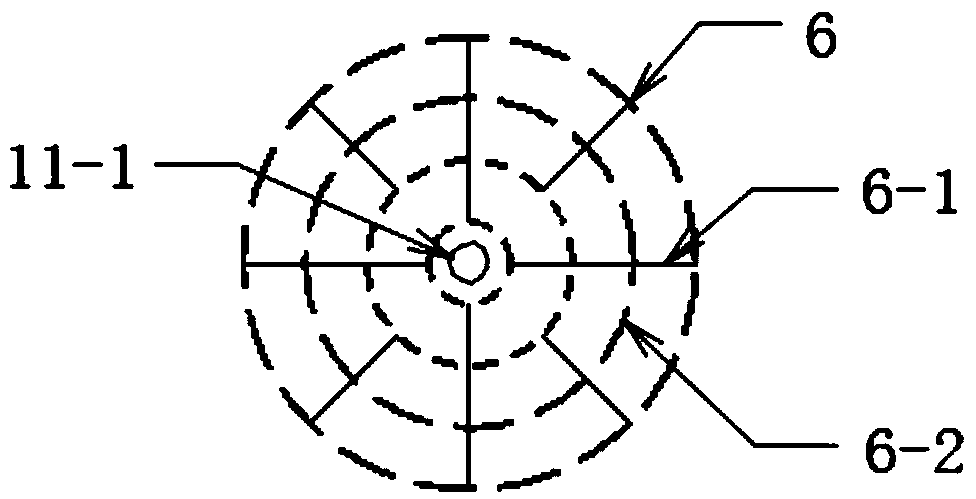 A high-gravity intermittent gas decontamination device