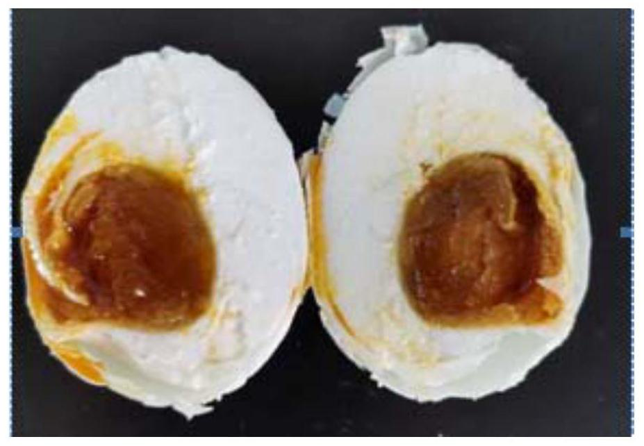 Making method of low-salt baked salted eggs