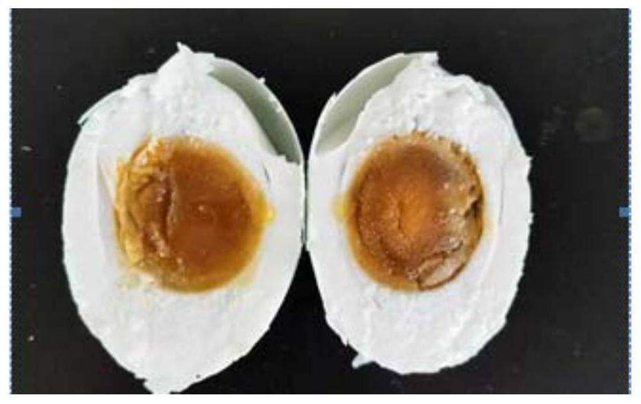 Making method of low-salt baked salted eggs