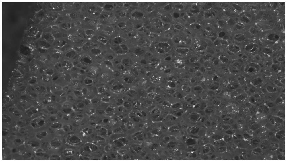 Modified polyurethane foam and method for preparing low-density luneberg lens by using the same