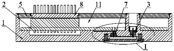 Tile type TR module capable of realizing radio-frequency signal vertical transmission