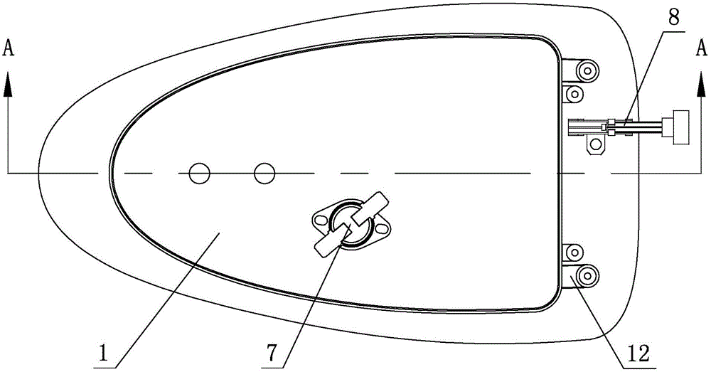 Bottom plate structure of steam-powered ironing device