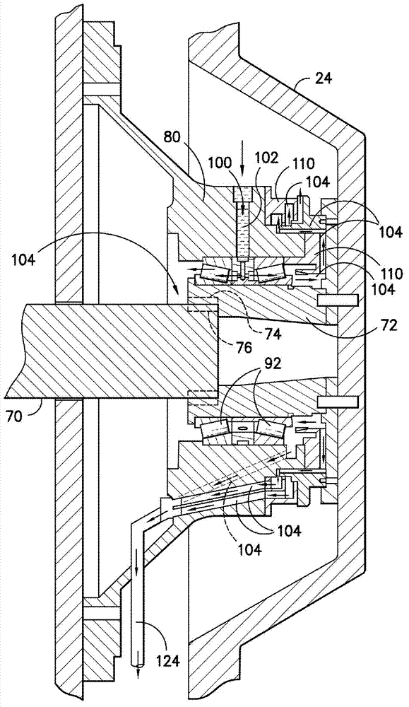 Drivetrain and method for lubricating bearing in wind turbine