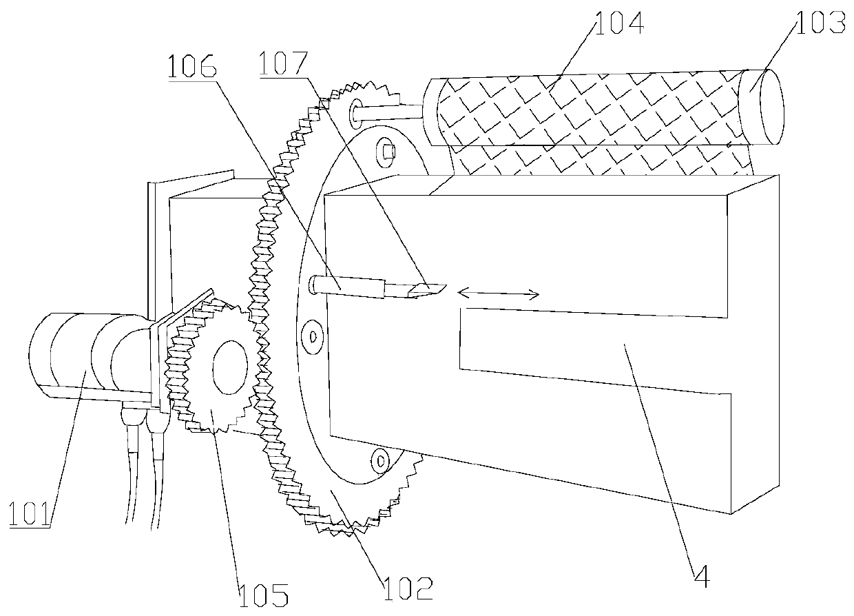 Straw picking and crushing baler and baling mechanism thereof