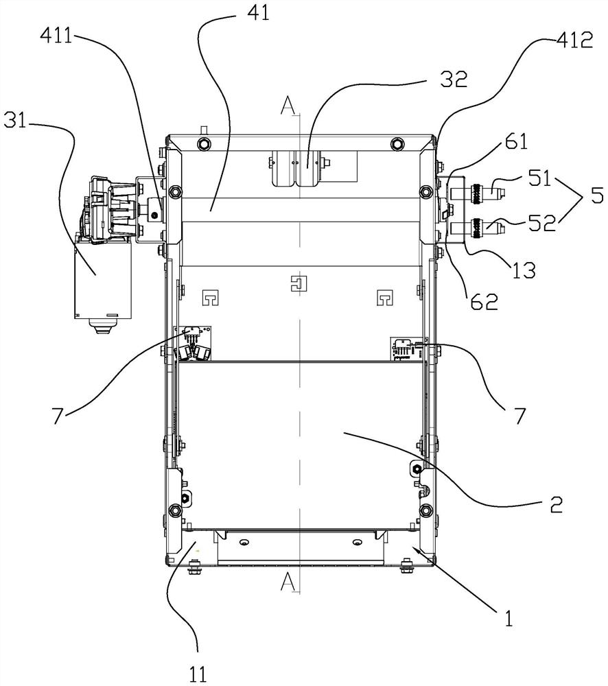 Beverage bottle passage door device and beverage bottle recovery machine with same