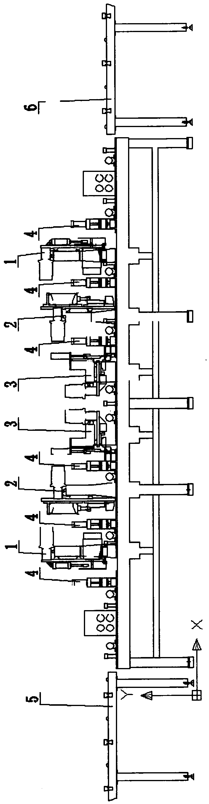 Device and method for continuously producing heat-insulating sandwich curtain wall plate