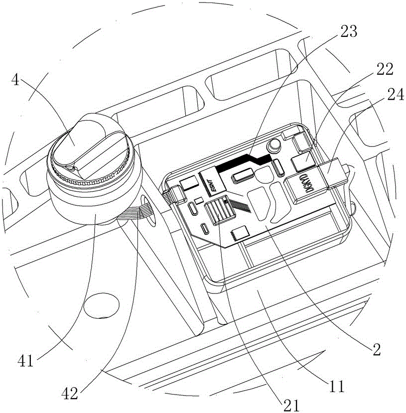 Rotary multi-view wireless automobile data recorder based on assembling at front and rear parts of roof rack