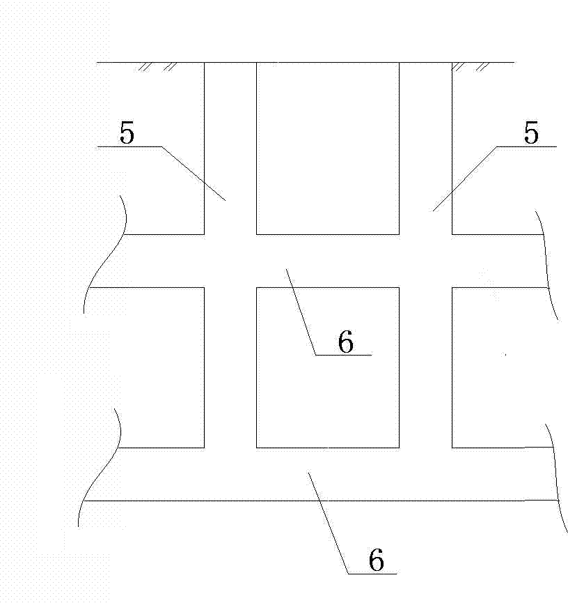 Method for improving pile group bearing capacity by means of reticular pile foundations