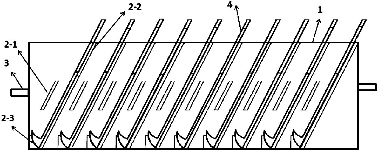 Chip cleaning container on semiconductor lapping plate and use method thereof