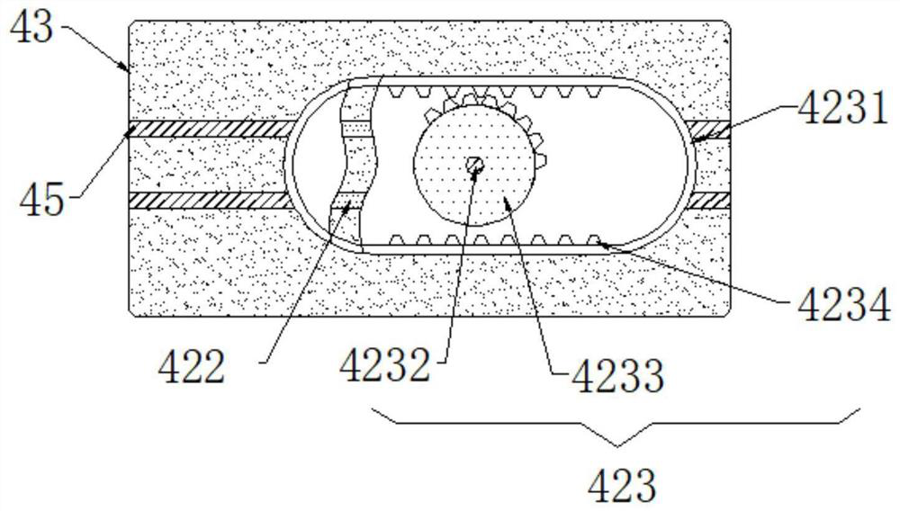 A shot blasting device suitable for large steel processing