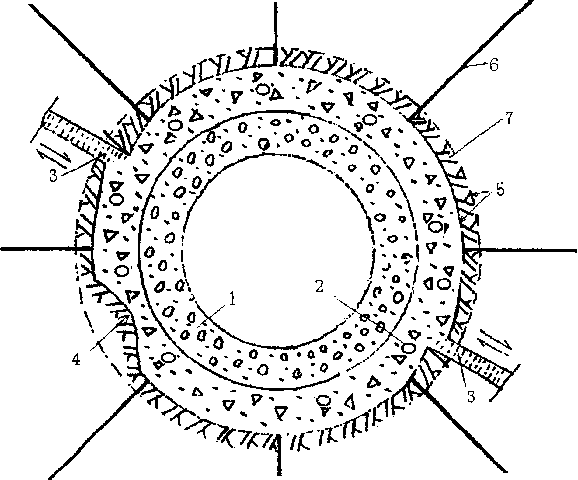 Composite lining suitable for surrounding rock after-deformation