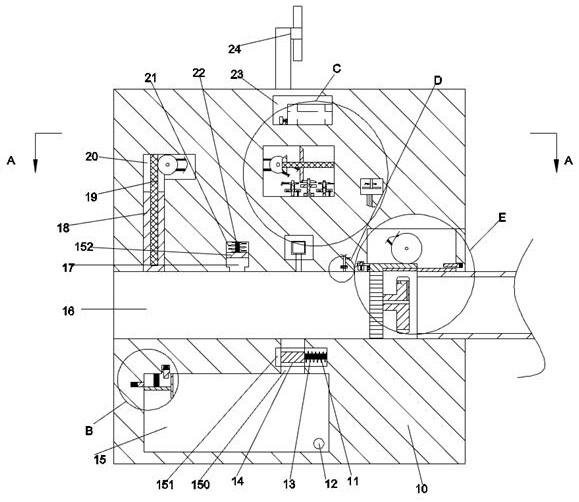 Automatic blocking device for oil pipe of oil tanker